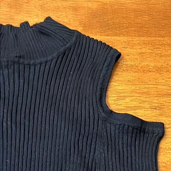 Planet Gold Size MEDIUM - Picture 2 of 5